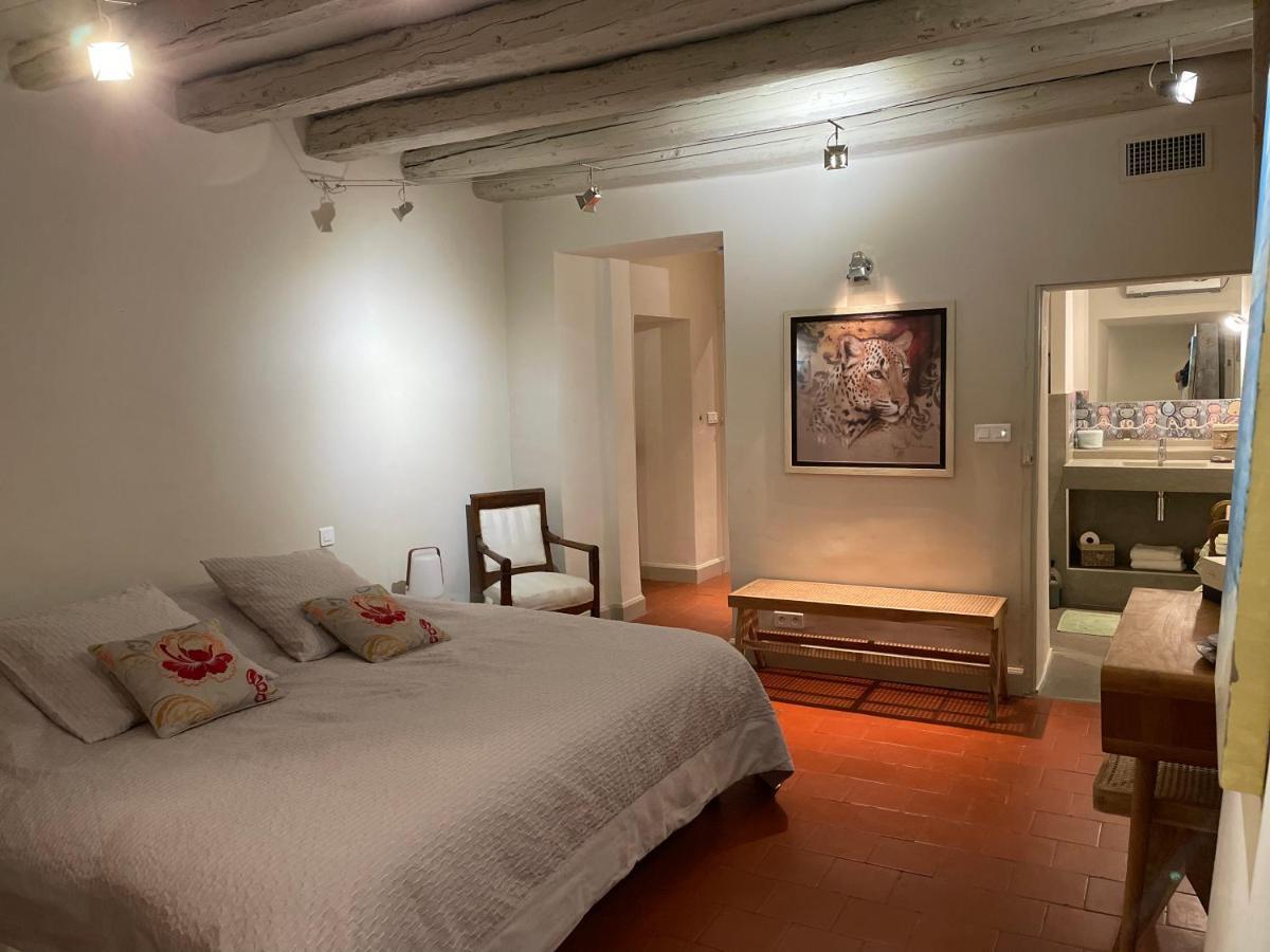 Ermitage Notre Dame De Vacquieres Bed and Breakfast Noves Εξωτερικό φωτογραφία